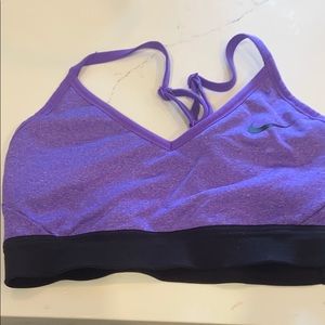Nike sports bra like new
